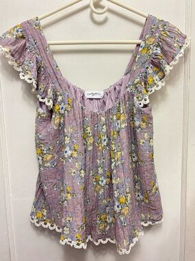 Carly Jean Los Angeles Floral Lavender Short Sleeve Top Crochet Hem